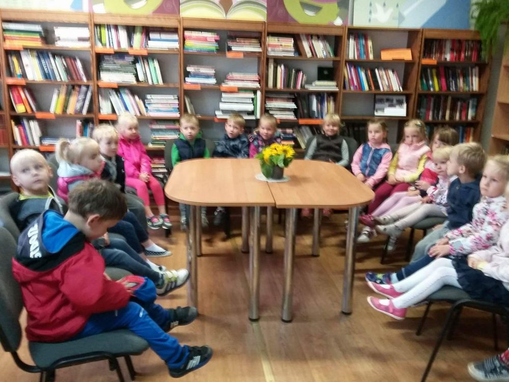 Vaikų kūrybinių darbų paroda “Mano mėgstamas veikėjas” Raudondvario bibliotekoje
