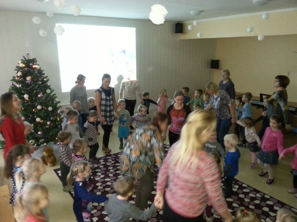 Rytmetys “Įžiebkim Kalėdų eglutę”