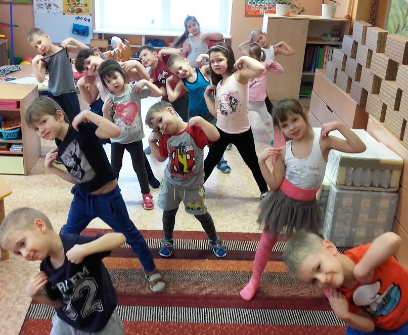 II-os grupės teminė savaitė “Sveikatos takelis – pilnas pėdelių”