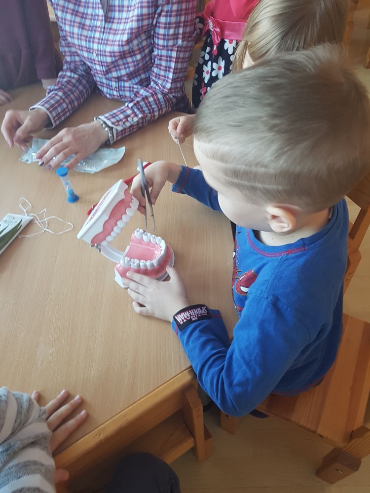 Rytmetys VI grupėje ,,Dantukų priežiūra‘‘