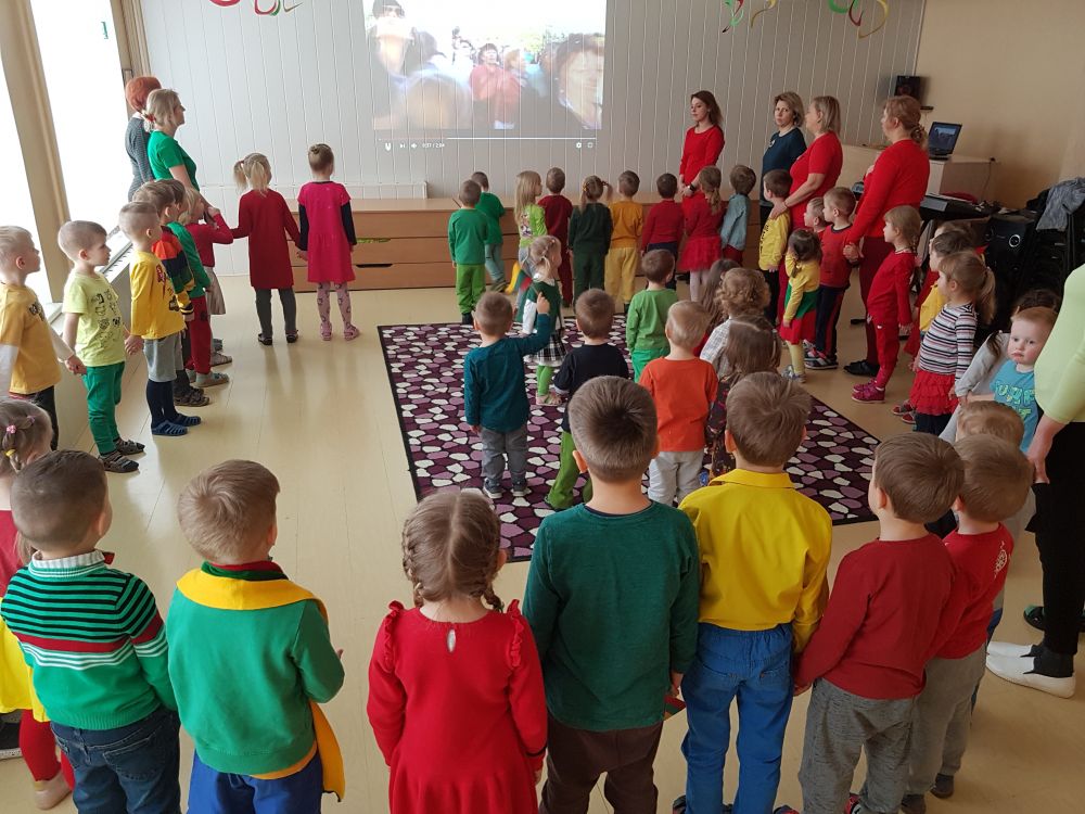 Rytmetys ,,Mes sveikinam Lietuvėlę”