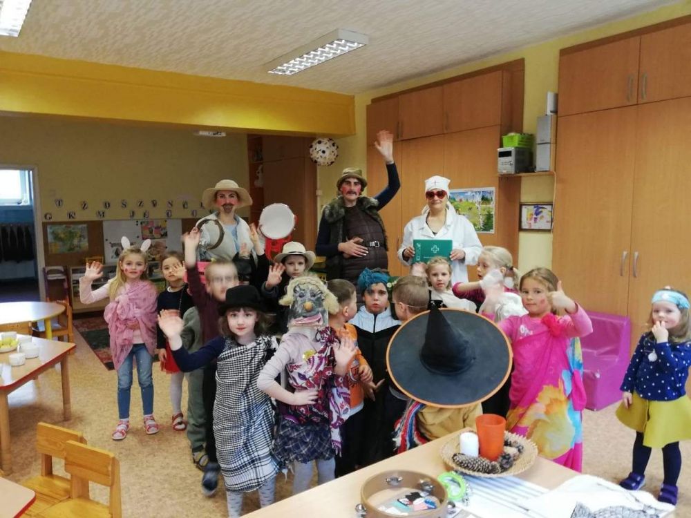 Užgavėnių rytmečiai grupėse “Žiema, žiema, bėk iš kiemo”