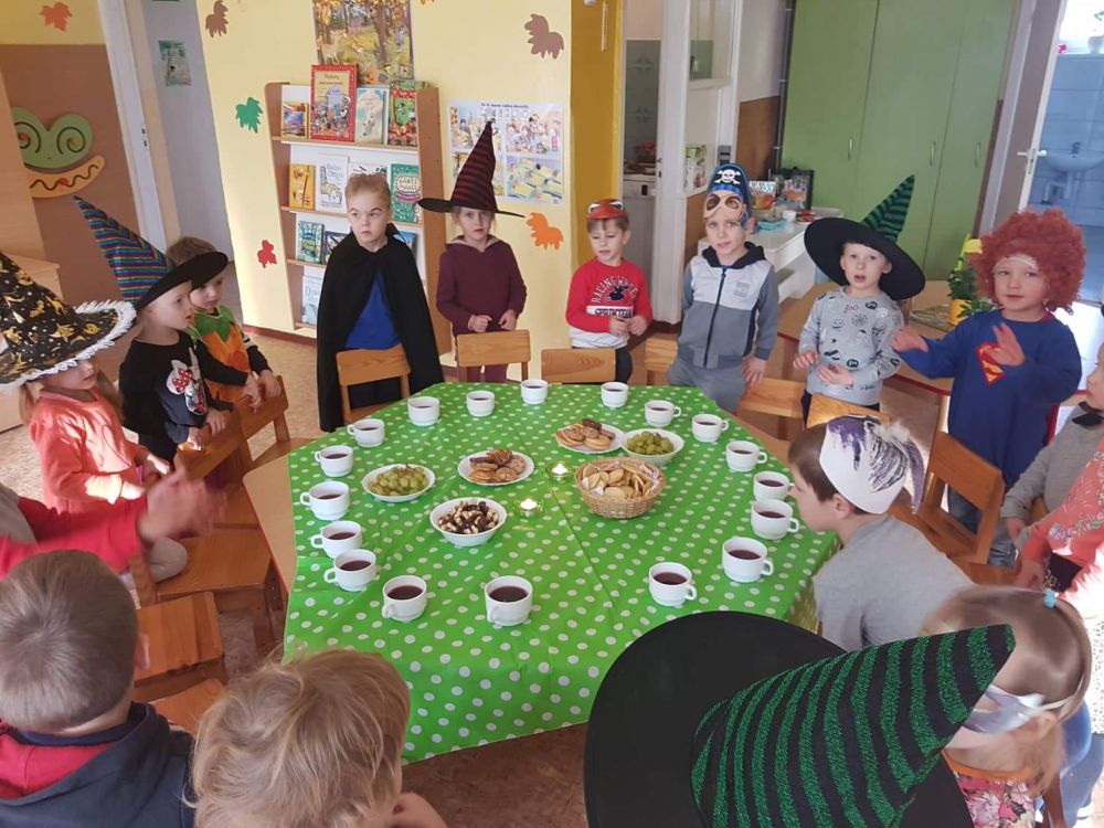 Šmėklinės darželyje “Magiška arbata”