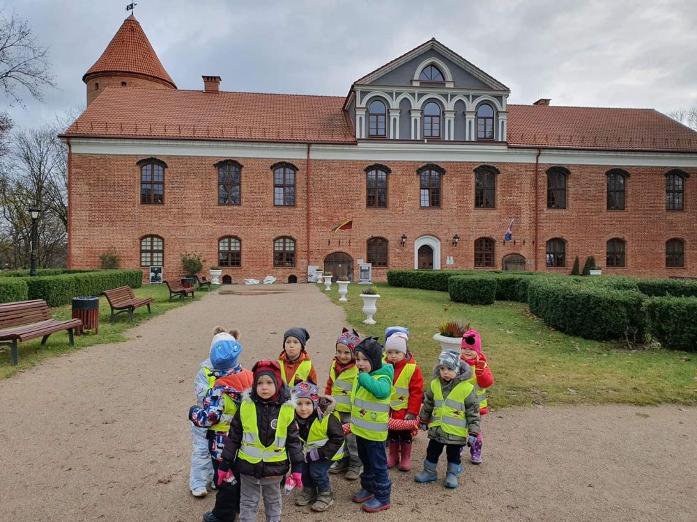 Vabaliukų grupės išvyka į Raudondvario dvarą