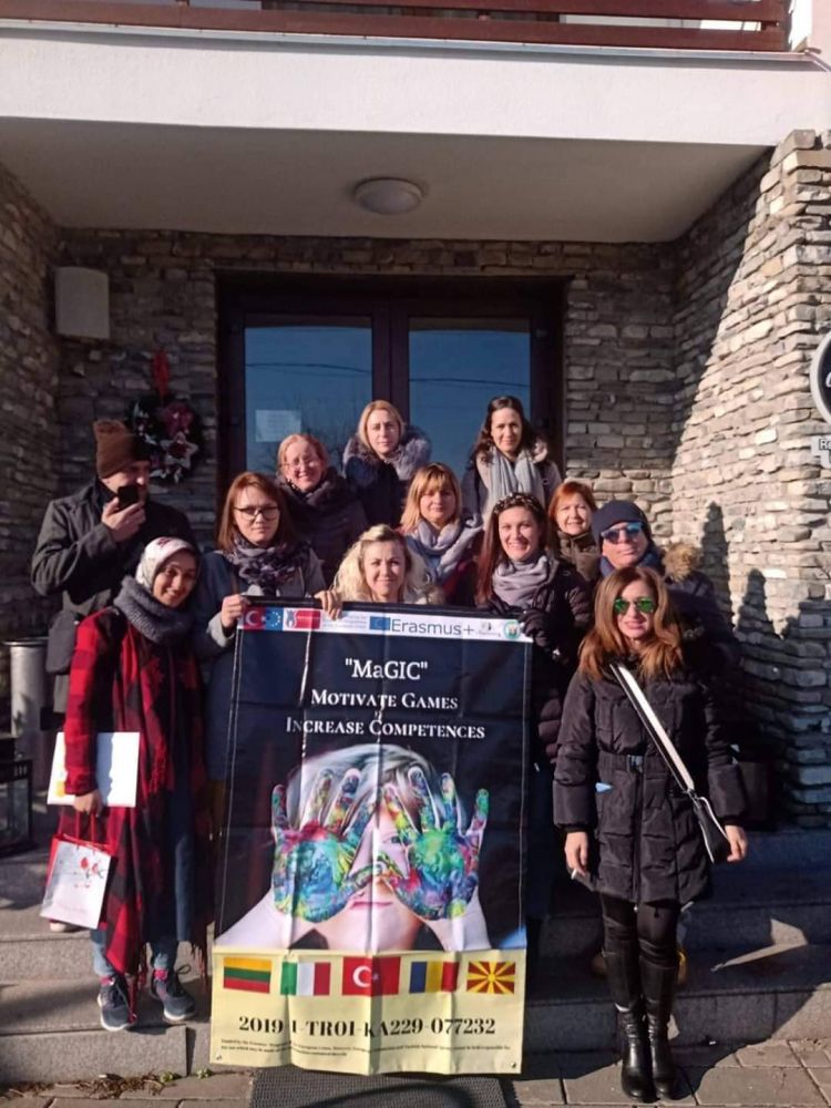 Erasmus+ projekto „Magic: Motivate Games, Increase Competencesw“ (Magija : Motyvuokime Žaidimu, Ugdykime Kompetencijas) partnerių susitikimas Rumunijoje